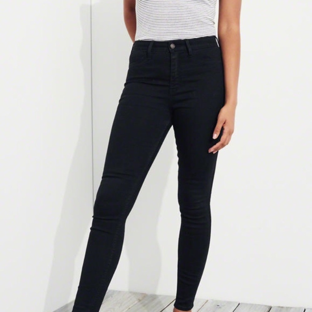 ‼️HOLLISTER HAVE TO HAVE BLACK JEAN LEGGINGS‼️